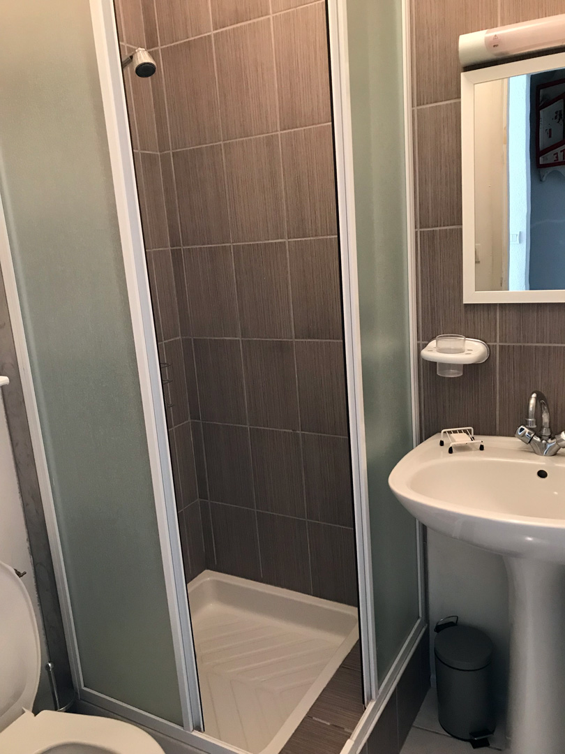 Maison de ville sur canal