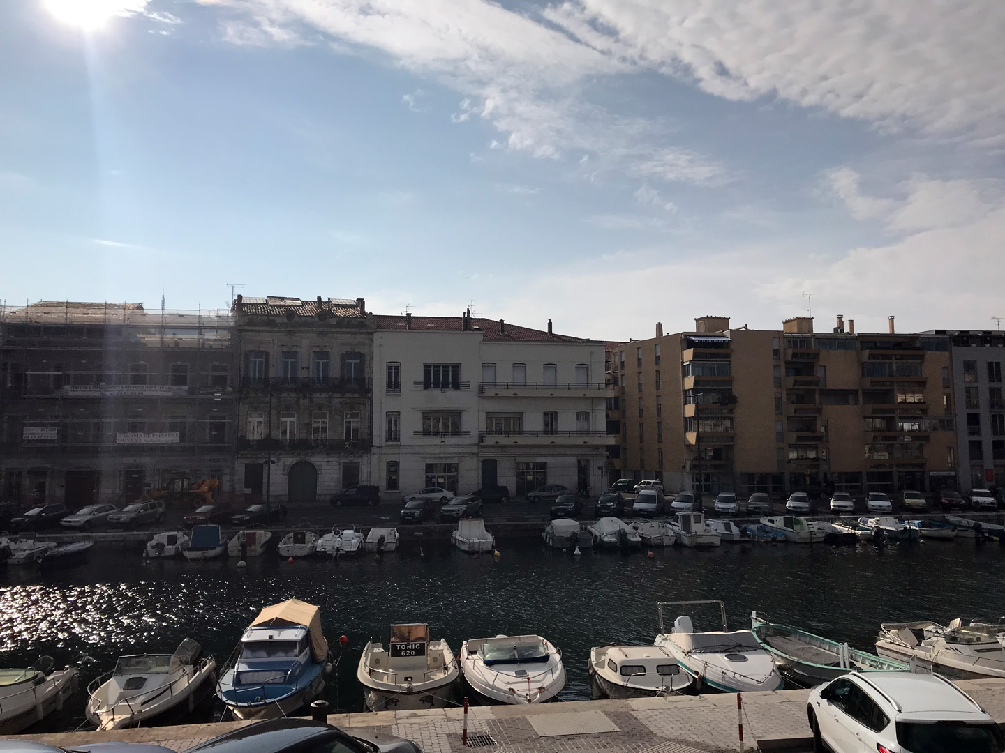 Maison de ville sur canal