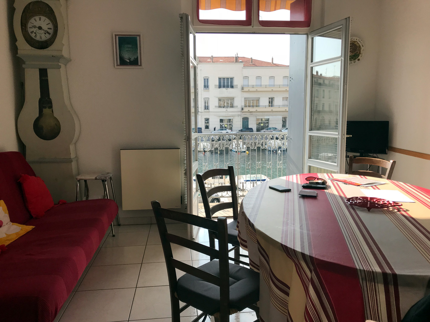 Maison de ville sur canal