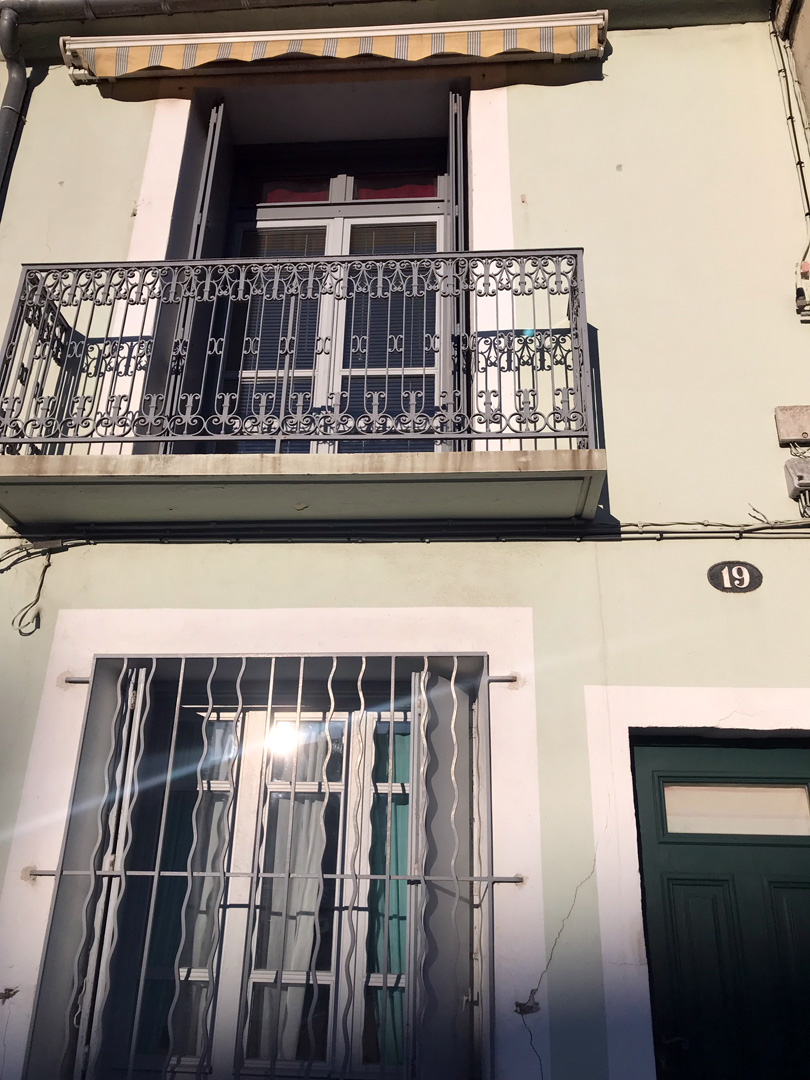 Maison de ville sur canal