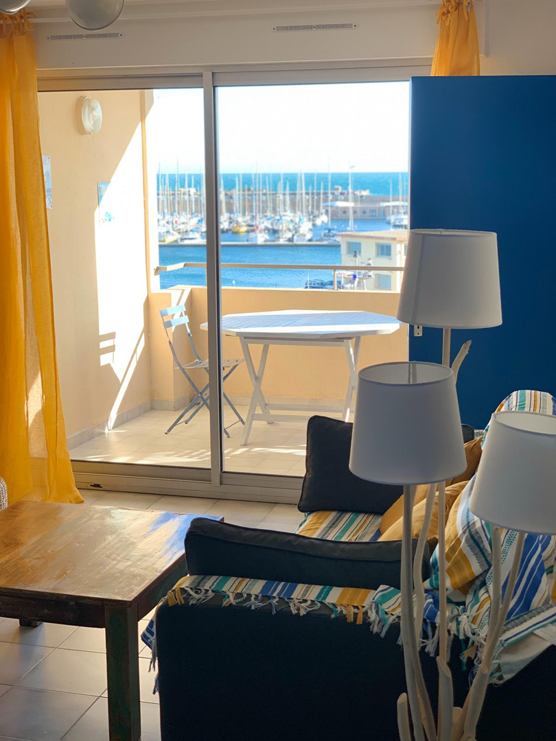 T2 central terrasse vue mer