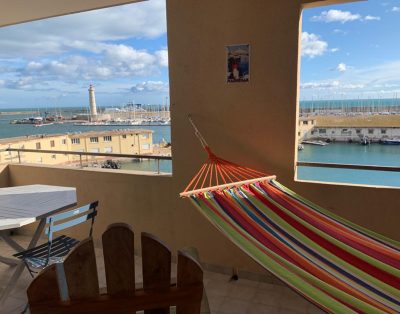 T2 central terrasse vue mer