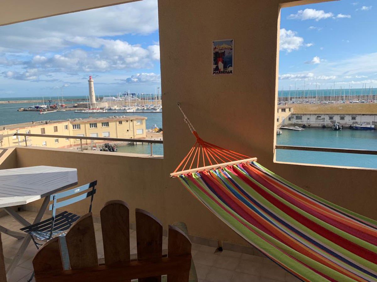 T2 central terrasse vue mer