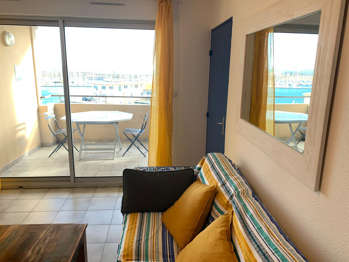 T2 central terrasse vue mer