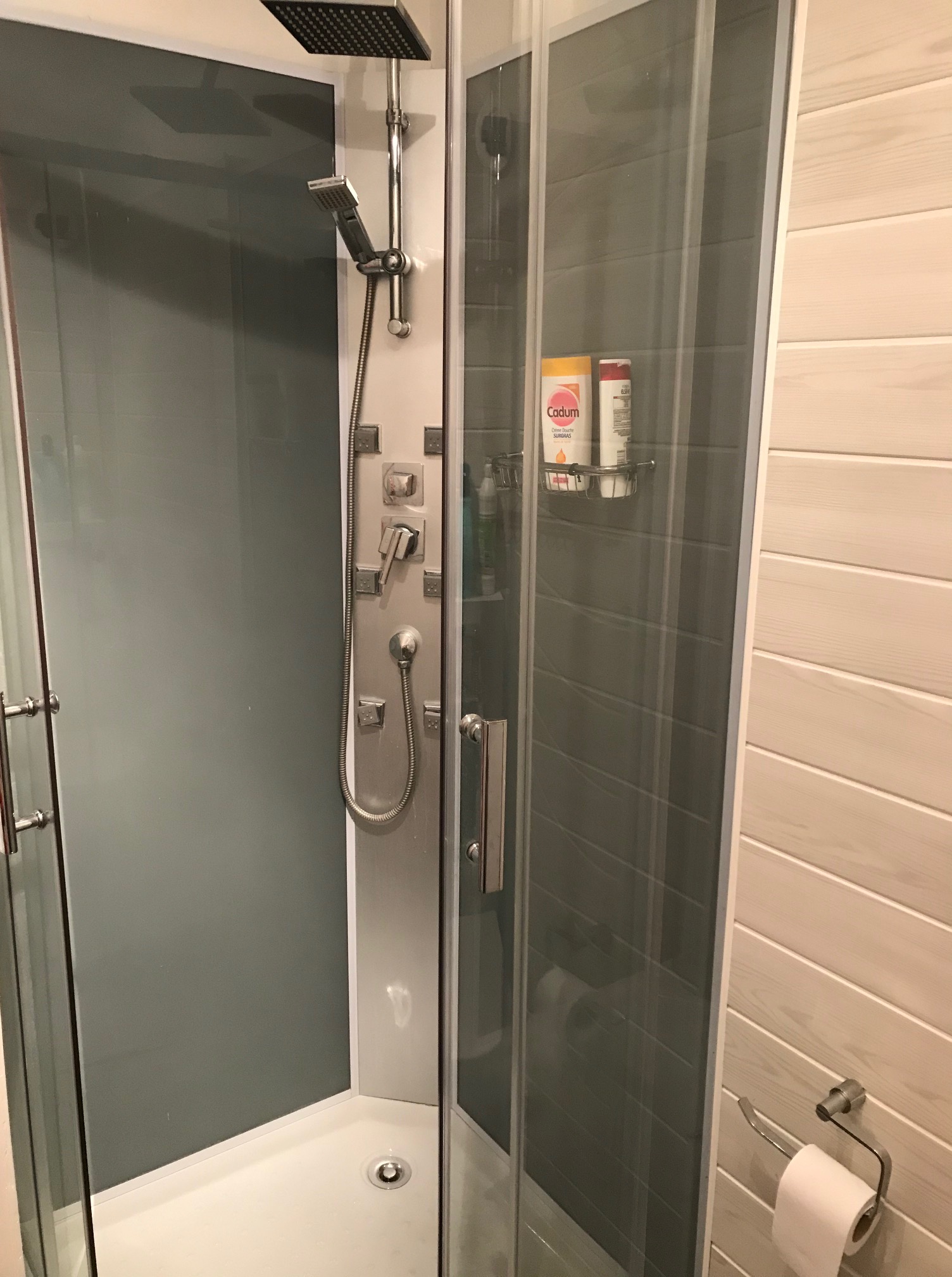 T2 piscine, clim, parking