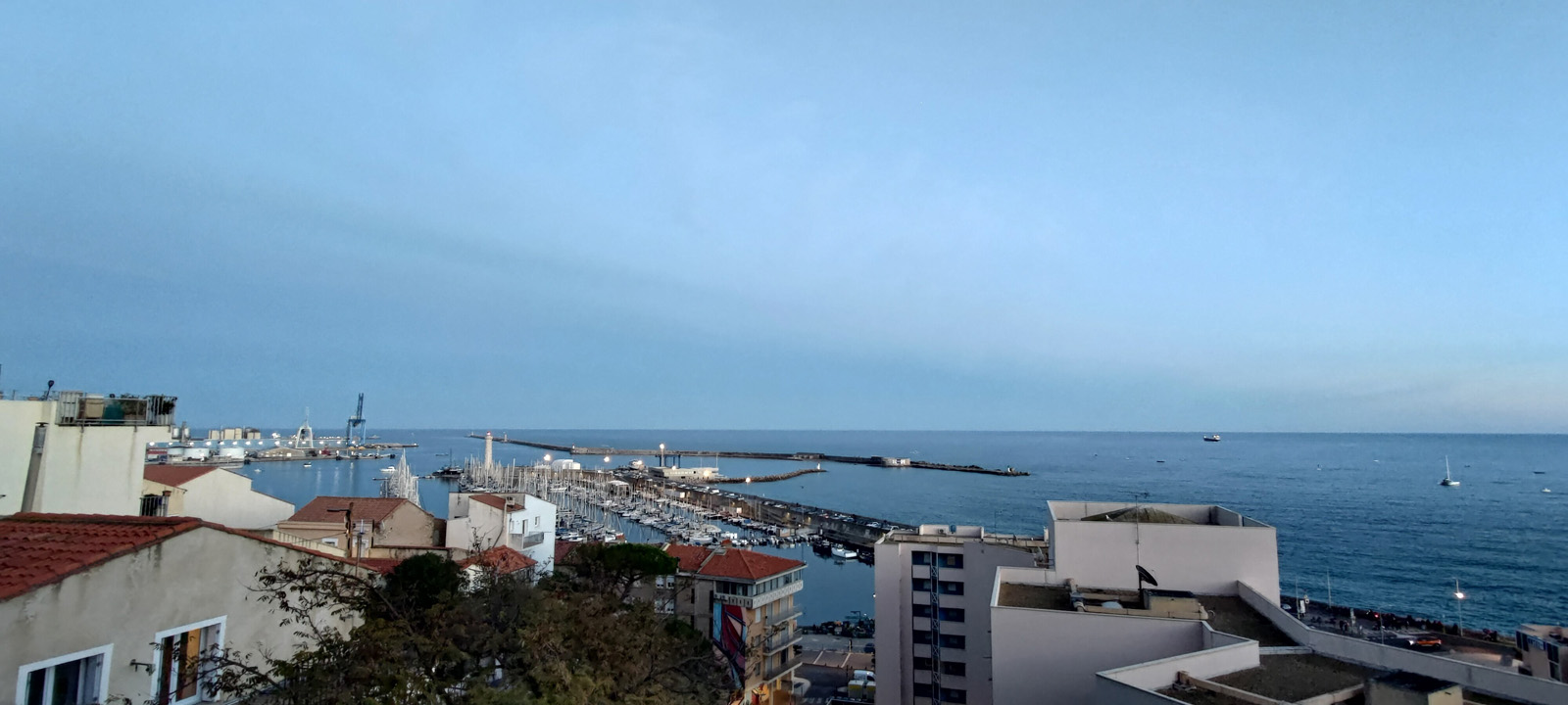 T3 Quartier Haut vue mer clim garage