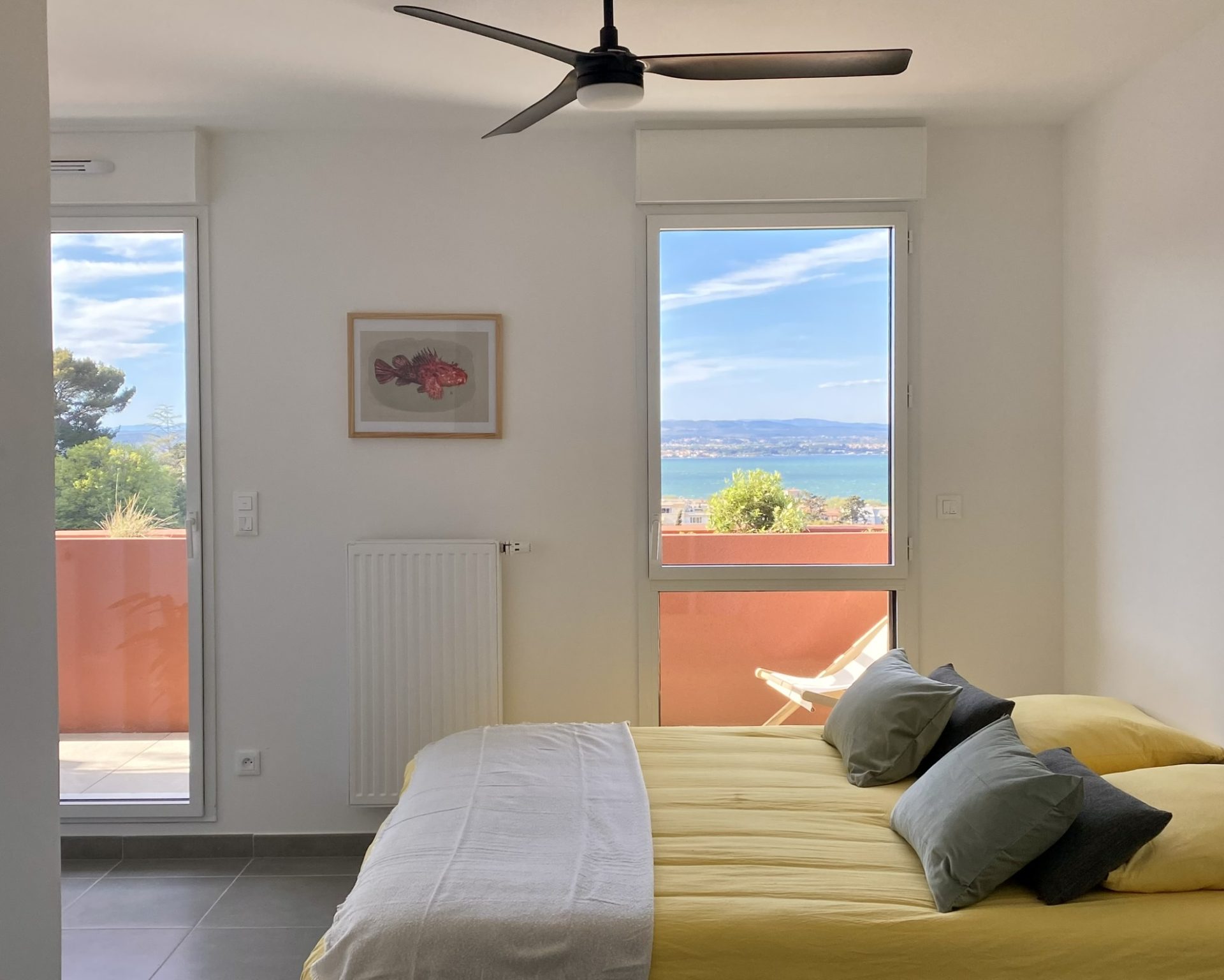 T2 Revest climatisé terrasses vue mer étang ville parking