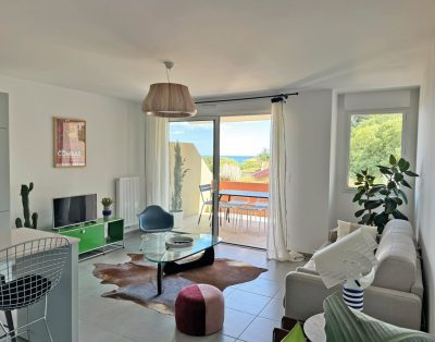 T2 Revest climatisé terrasses vue mer étang ville parking