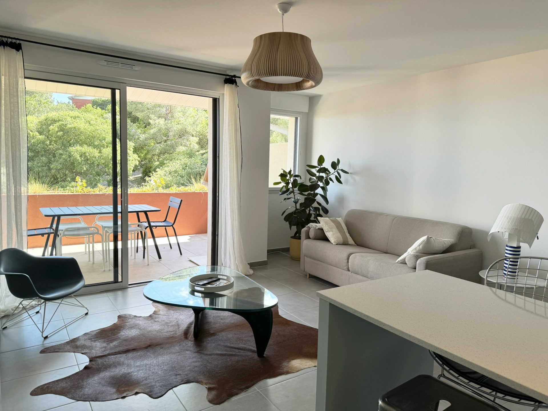 T2 Revest climatisé terrasses vue mer étang ville parking