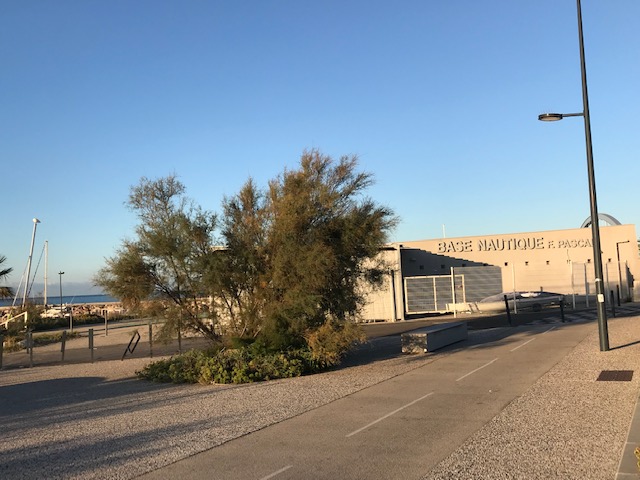 T2 Quilles plage, parking